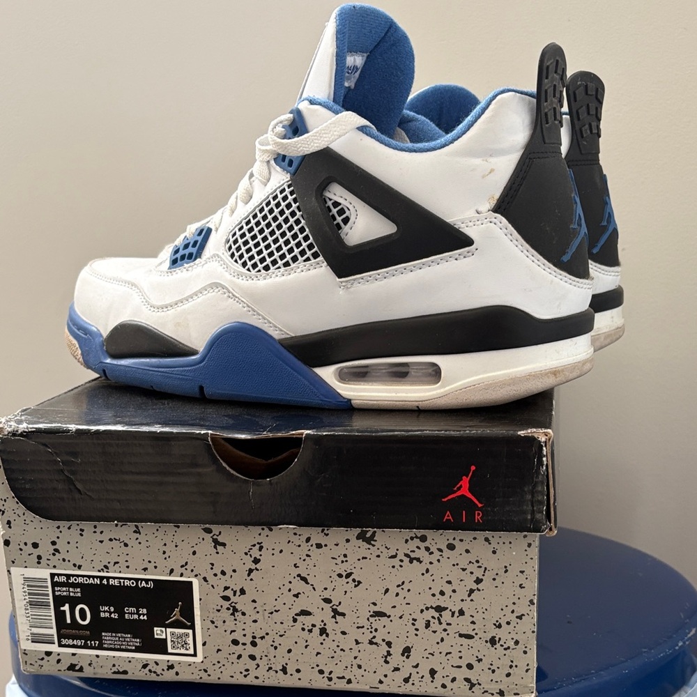 Jordan  Sneakers - White and Blue